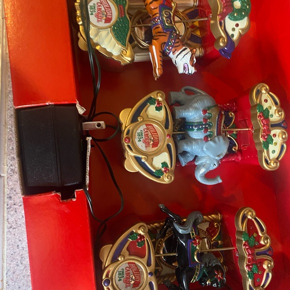 Mr. Christmas Carousel Ornaments Circus Animals Elephant Tiger Horse Animated - Picture 8 of 8